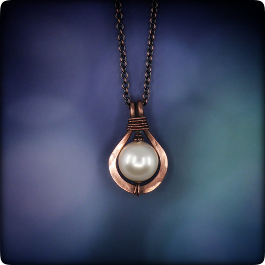 Swarovski Crystal Pearl and Copper Solitaire