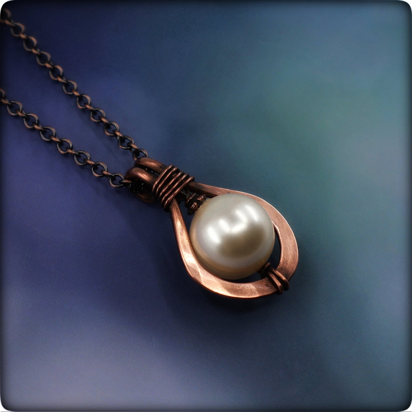 Swarovski Crystal Pearl and Copper Solitaire