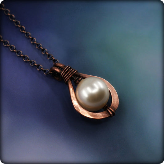 Swarovski Crystal Pearl and Copper Solitaire