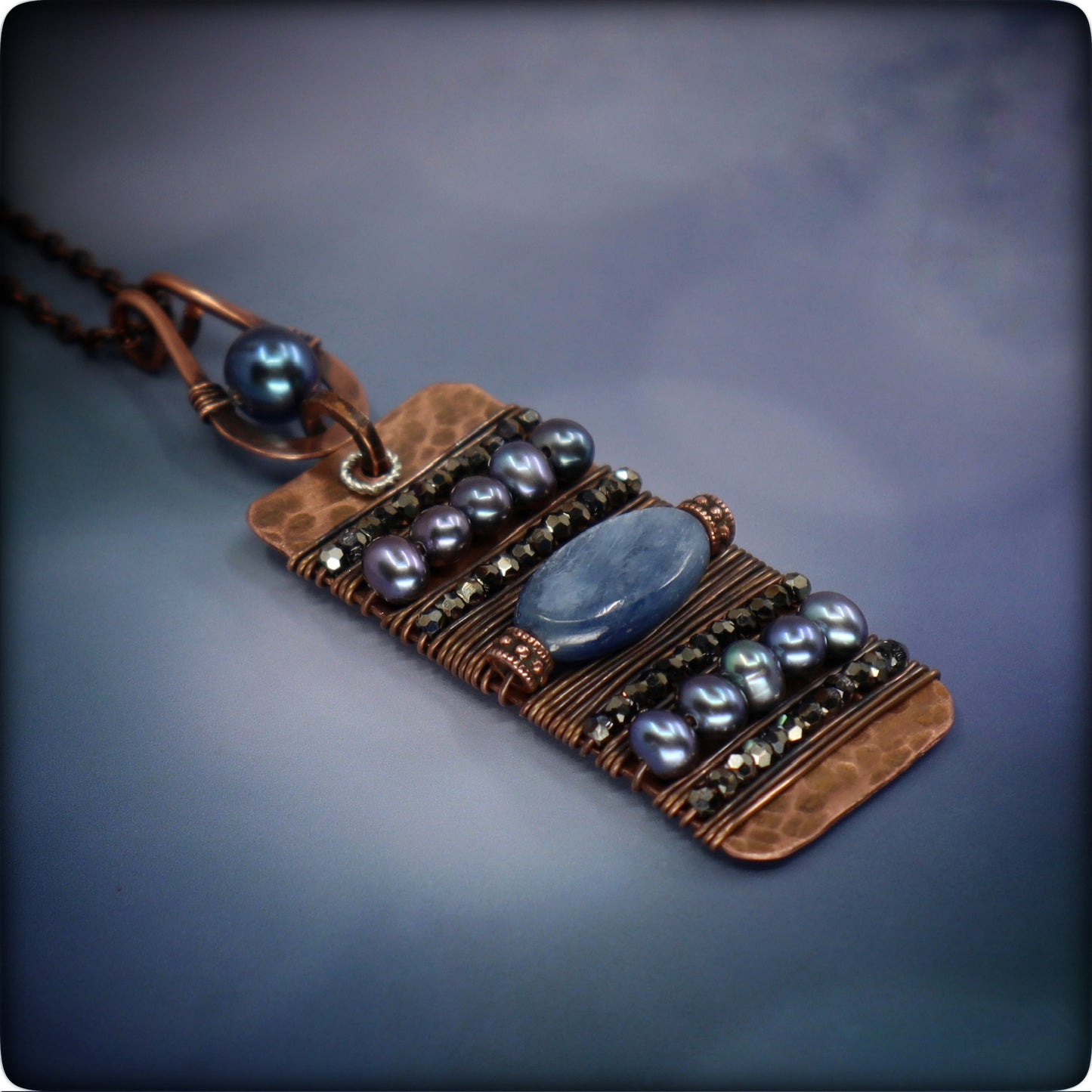 Heavenly Blues, Earthy Charm