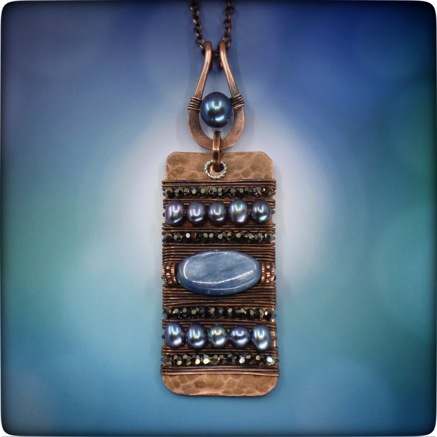 Heavenly Blues, Earthy Charm